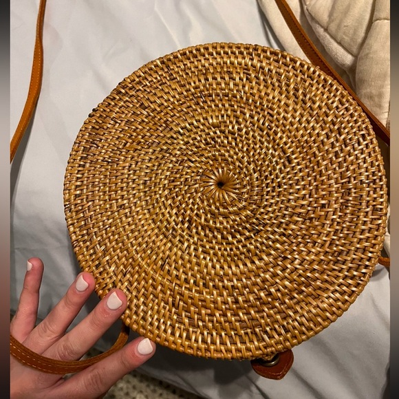 Round Rattan Crossbody - Picture 3 of 4